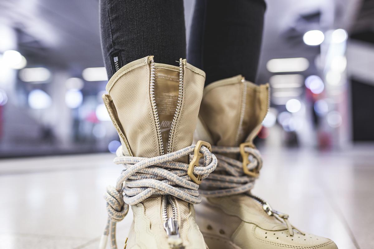 Nike WMNS Sf Air Force 1 Hi Rattan